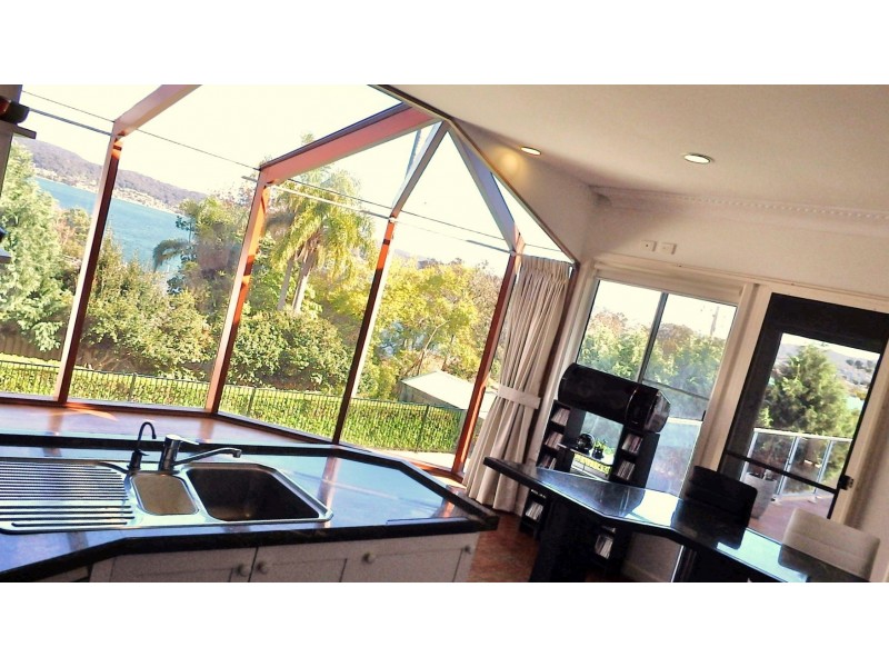 295 Avoca Drive, Green Point NSW 2251