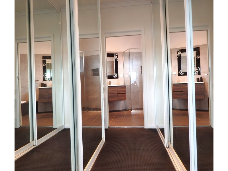 295 Avoca Drive, Green Point NSW 2251