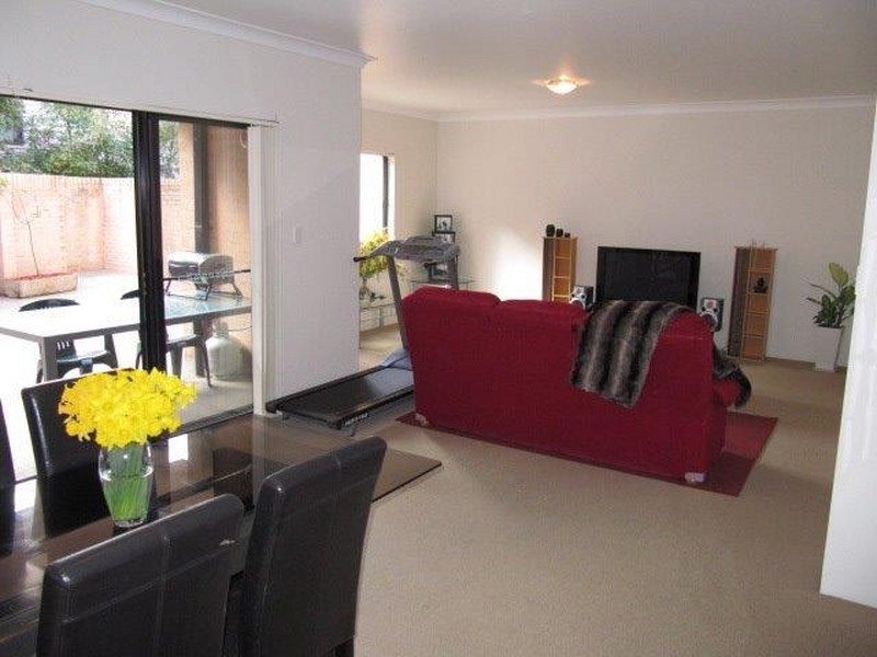 Unit 8/52-54 Holden Street, Gosford NSW 2250