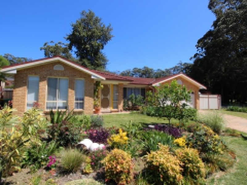 2 Sandpiper Place, Green Point NSW 2251