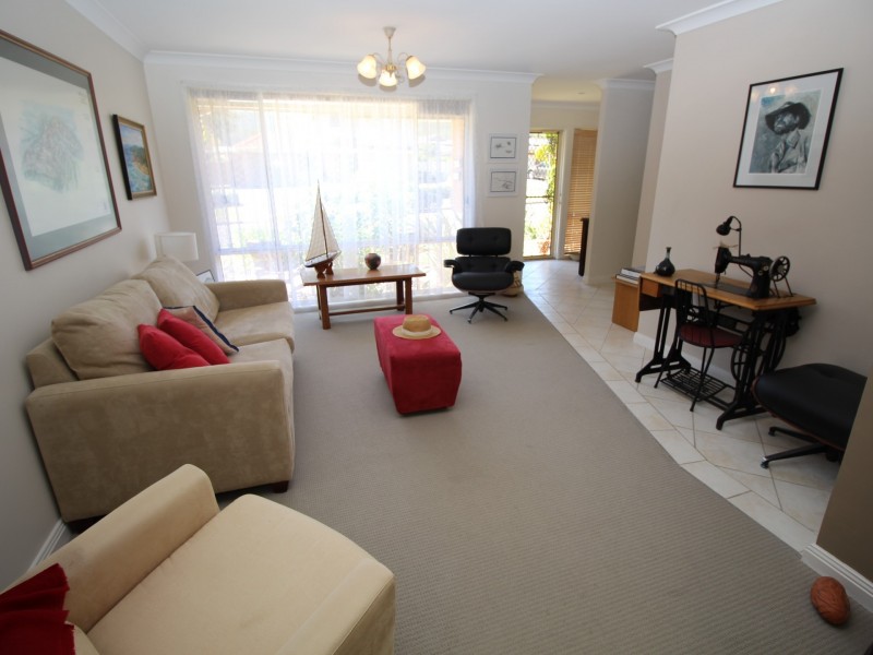 2 Sandpiper Place, Green Point NSW 2251