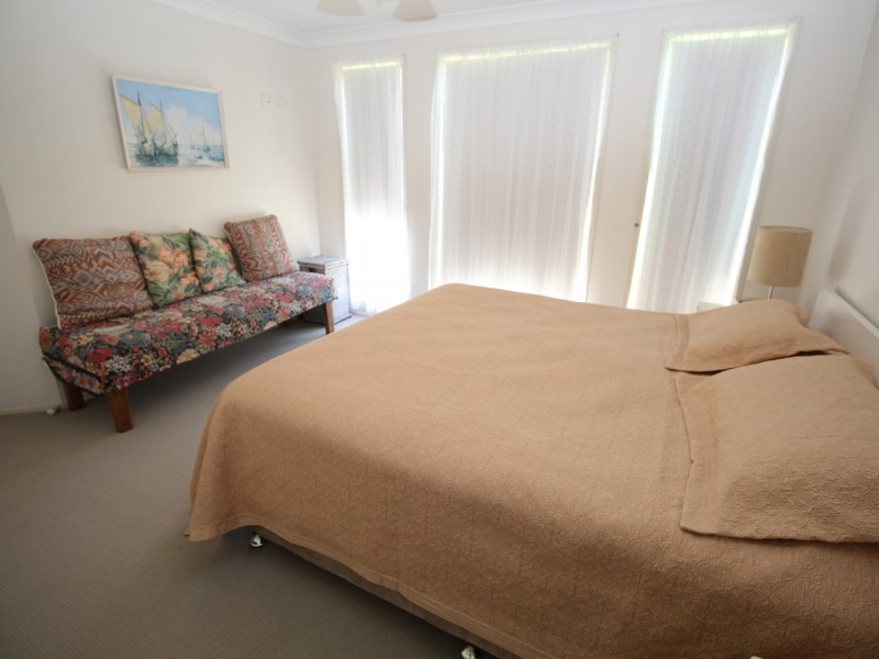 2 Sandpiper Place, Green Point NSW 2251