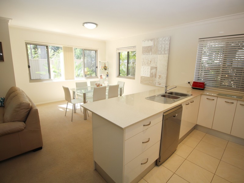 5/11 Jennie Cox Close, Erina NSW 2250