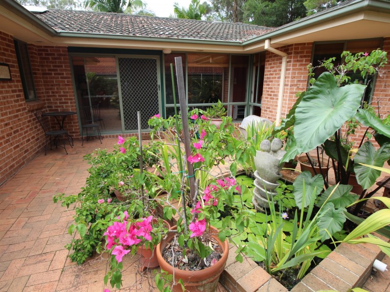 8 Legge Place, Green Point NSW 2251