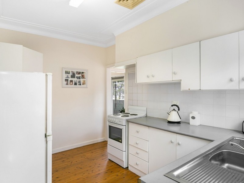 24 Coogee Road, Point Clare NSW 2250