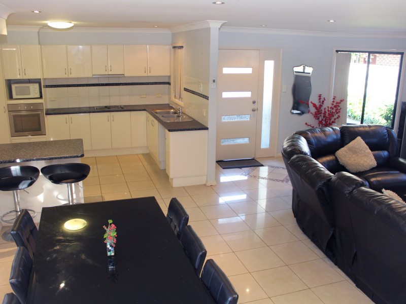 2/80 Dwyer Street, North Gosford NSW 2250