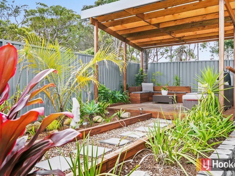 6 Belshaw Place, Bateau Bay NSW 2261