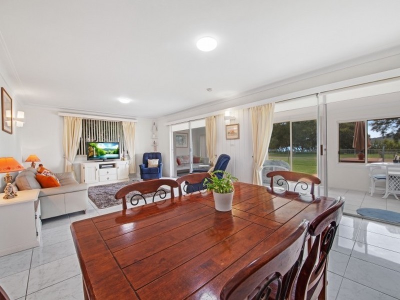 92 Broadwater Drive, Saratoga NSW 2251