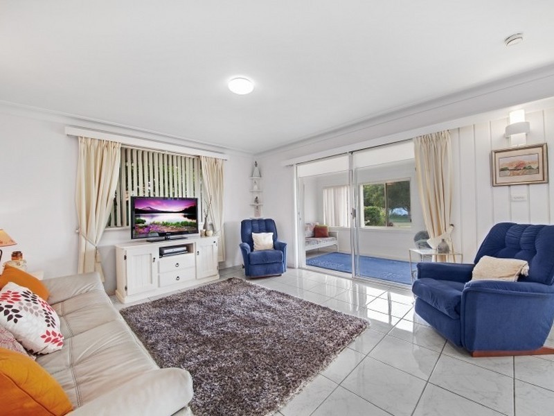 92 Broadwater Drive, Saratoga NSW 2251