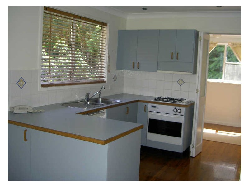 42 Digby Road, Erina NSW 2250