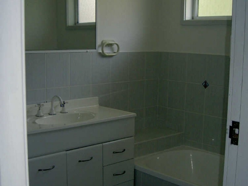 42 Digby Road, Erina NSW 2250