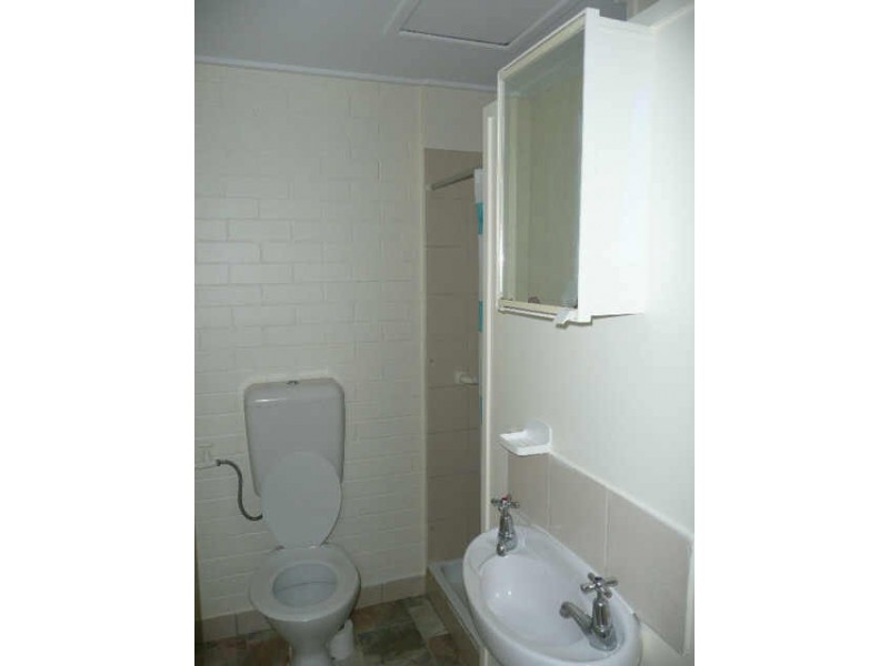 2/5 Yorlambu Parade, Maroochydore QLD 4558