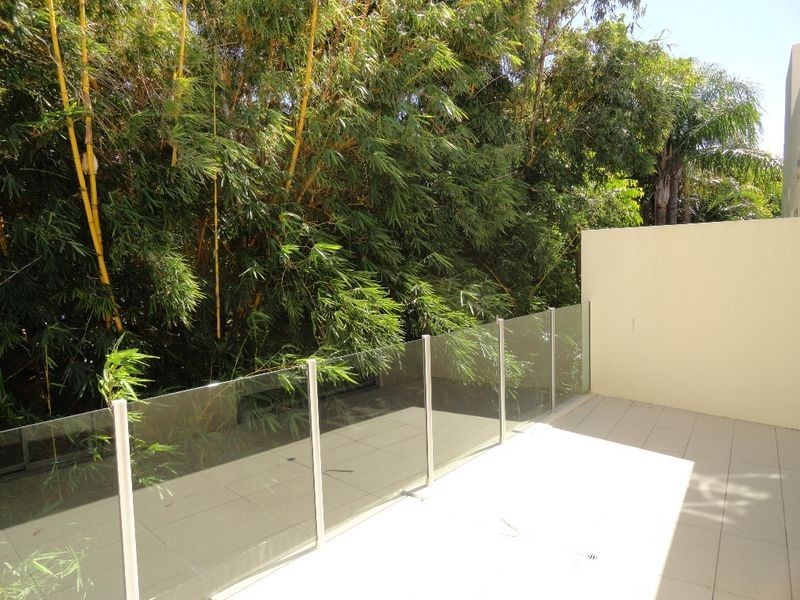 2/8 Leo Crescent, Alexandra Headland QLD 4572