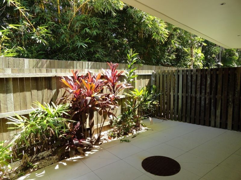 2/8 Leo Crescent, Alexandra Headland QLD 4572