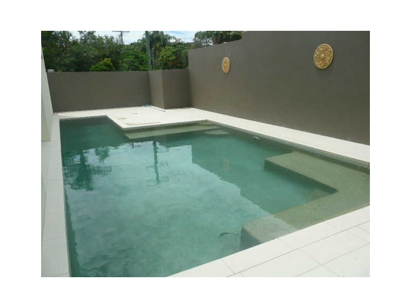 2/8 Leo Crescent, Alexandra Headland QLD 4572