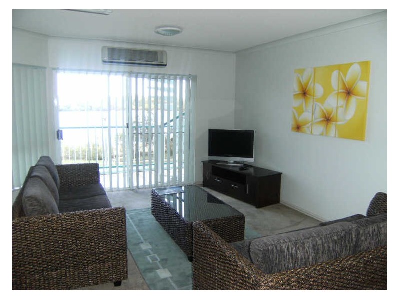 8/153 Bradman Ave, Maroochydore QLD 4558