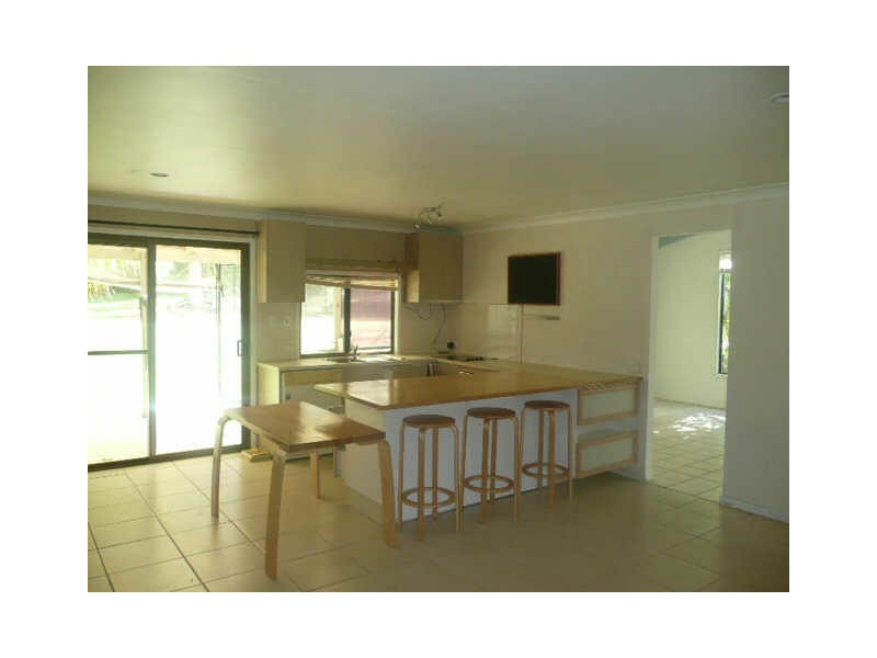 17 Cadagi Court, Kuluin QLD 4558