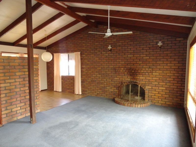 6 Elkhorn St, Kuluin QLD 4558