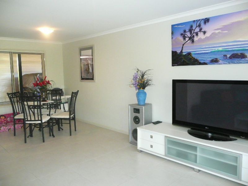 93 Elkhorn St, Kuluin QLD 4558