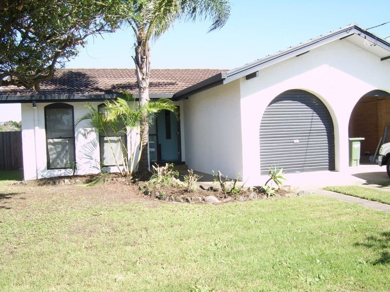 24 Michael Street Caloundra, Golden Beach QLD 4551