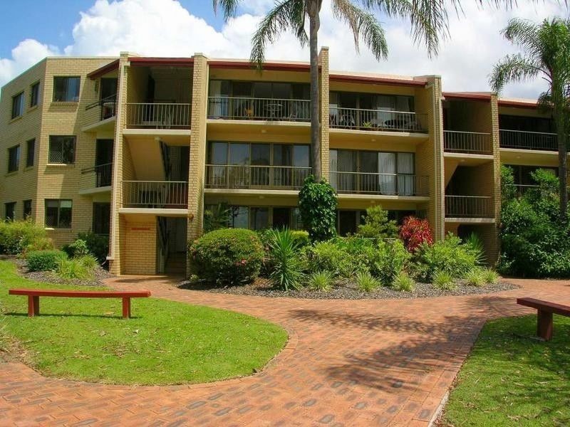 1/77 Bradman Avenue, Maroochydore QLD 4558