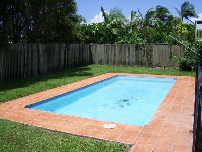 16 Pinaroo St, Battery Hill QLD 4551