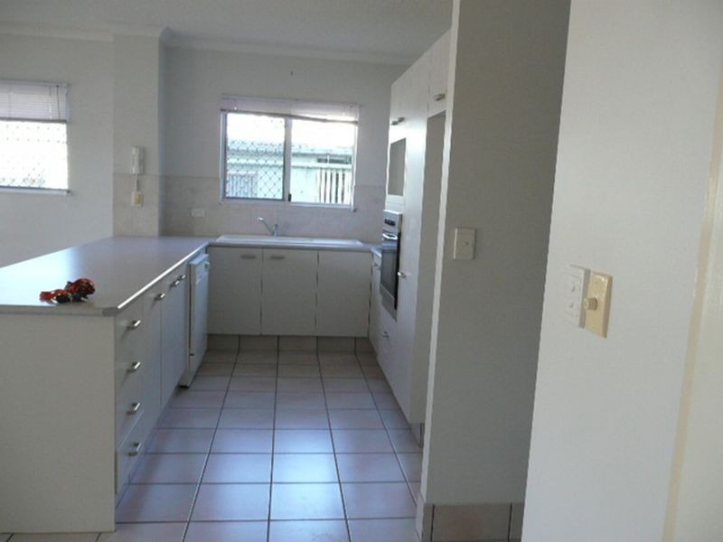 2/97 Bradman Avenue, Maroochydore QLD 4558