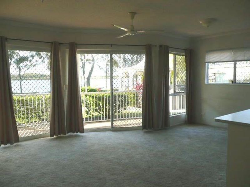 2/97 Bradman Avenue, Maroochydore QLD 4558