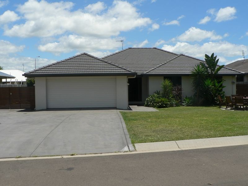 10 Cockatoo St, Bli Bli QLD 4560