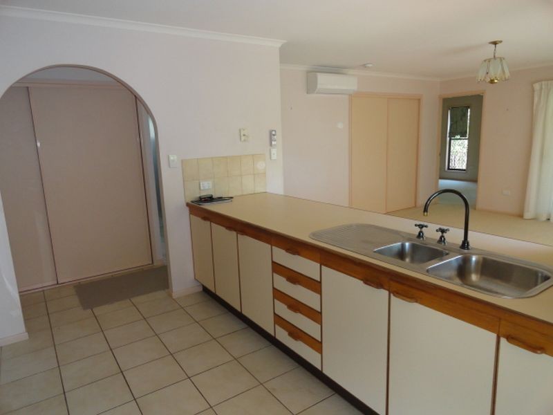 4 Dotterell Dr, Bli Bli QLD 4560