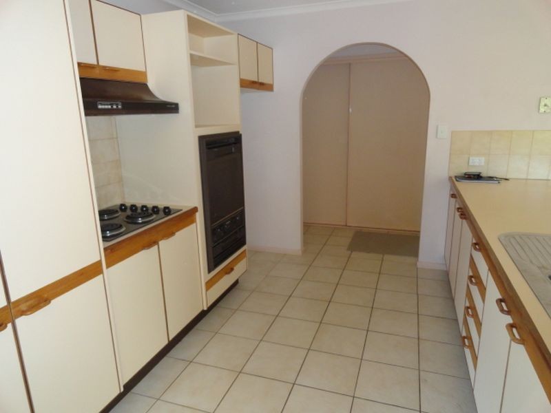 4 Dotterell Dr, Bli Bli QLD 4560