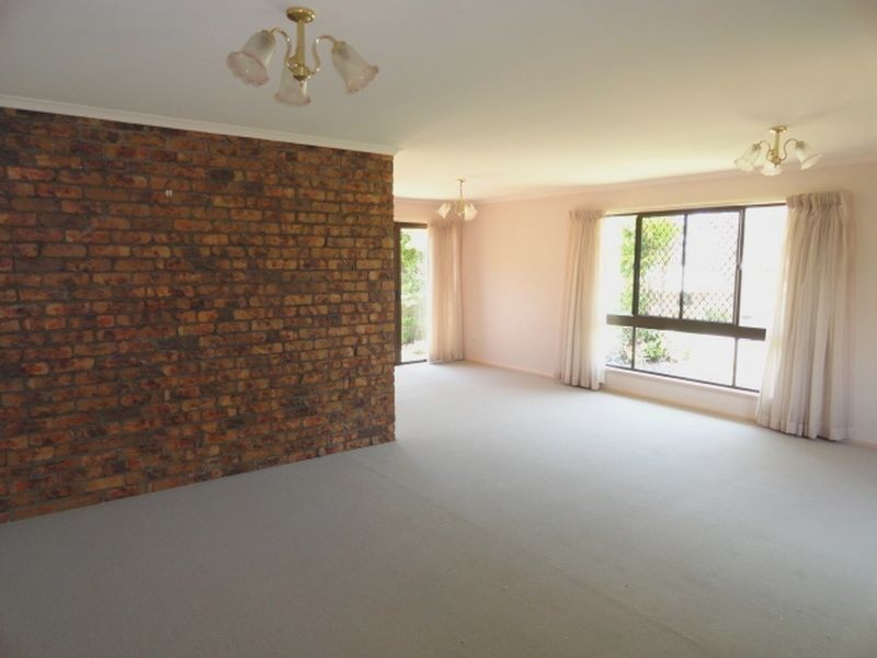 4 Dotterell Dr, Bli Bli QLD 4560