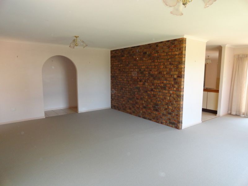 4 Dotterell Dr, Bli Bli QLD 4560