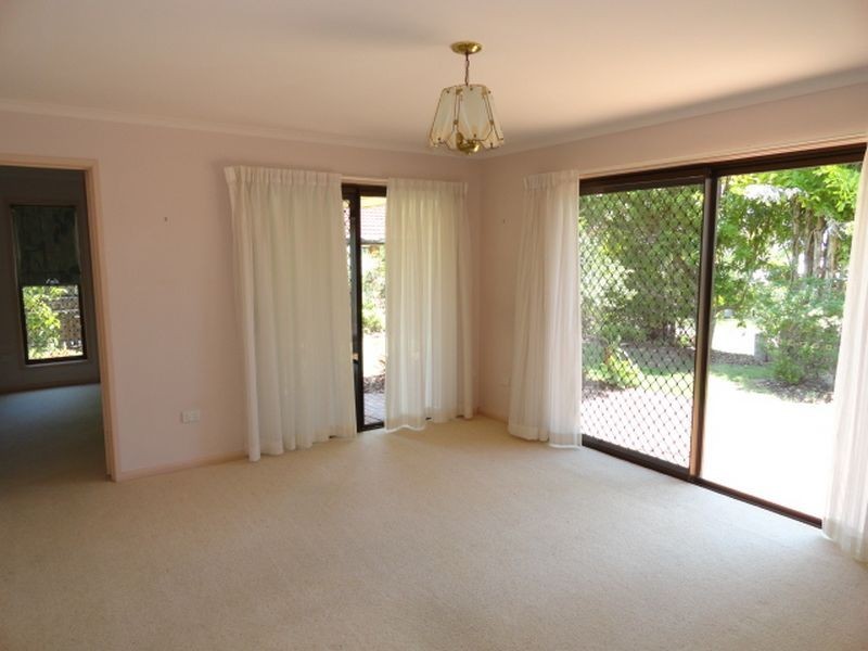 4 Dotterell Dr, Bli Bli QLD 4560