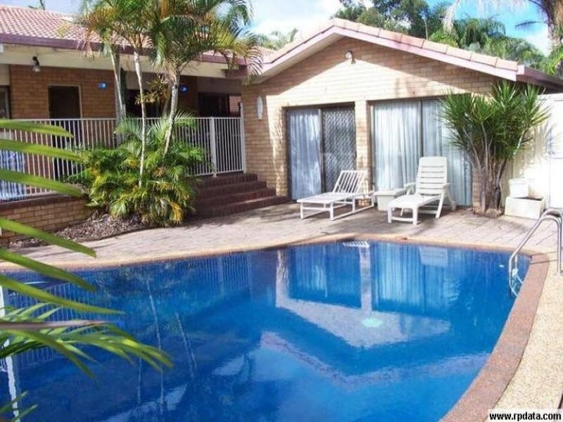 4 Macarthur Dr, Maroochydore QLD 4558
