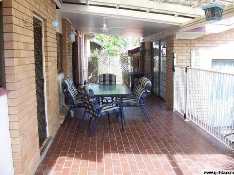 4 Macarthur Dr, Maroochydore QLD 4558