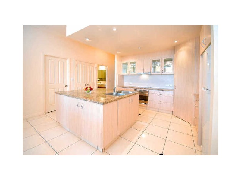 42/179 Ocean Dr, Twin Waters QLD 4564