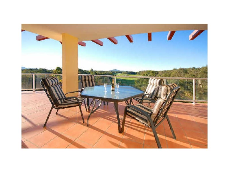 42/179 Ocean Dr, Twin Waters QLD 4564