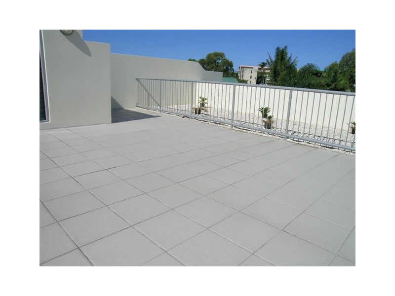 3/8 Leo Cres, Alexandra Headland QLD 4572