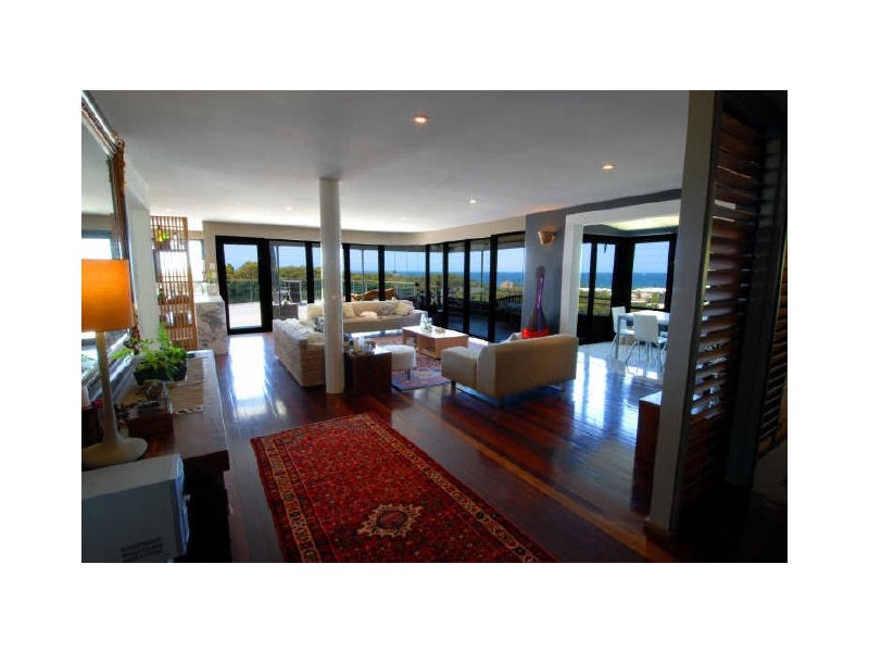 21 Yakola Pde, Alexandra Headland QLD 4572