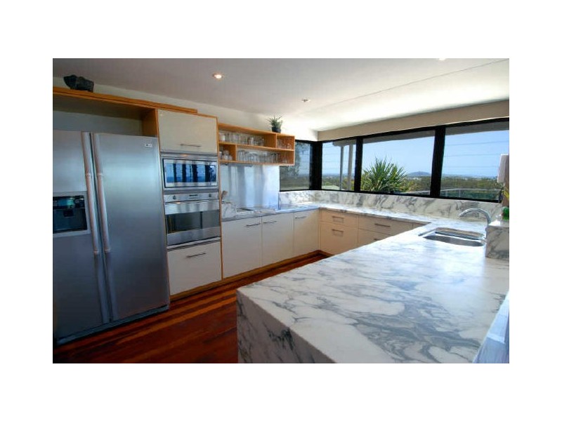 21 Yakola Pde, Alexandra Headland QLD 4572