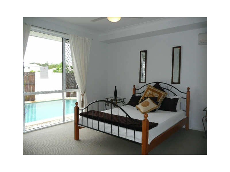 6 Oyster Court, Twin Waters QLD 4564