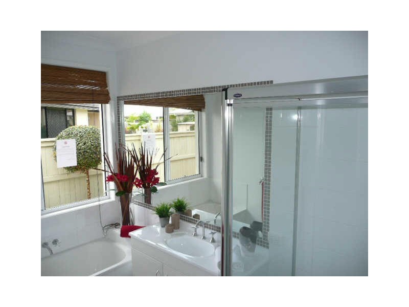 6 Oyster Court, Twin Waters QLD 4564