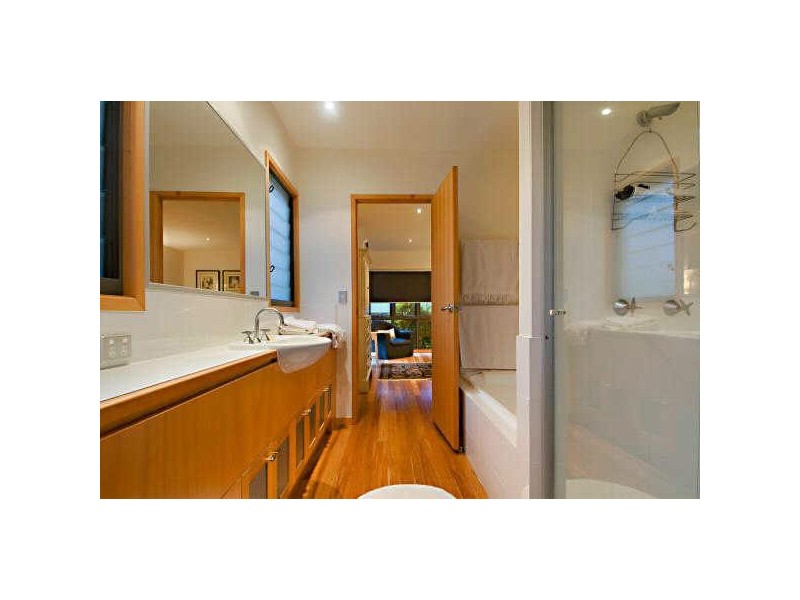 4 Pavilion Ct, Mudjimba QLD 4564