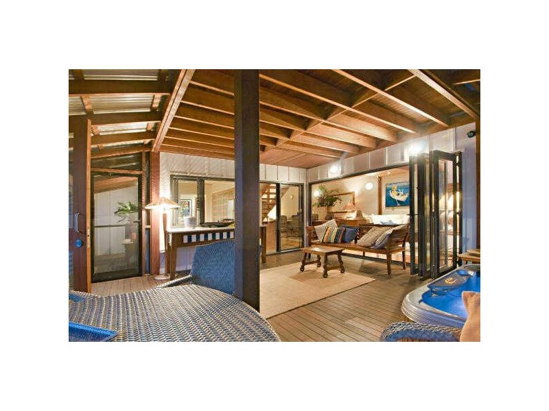 4 Pavilion Ct, Mudjimba QLD 4564