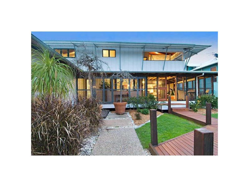 4 Pavilion Ct, Mudjimba QLD 4564