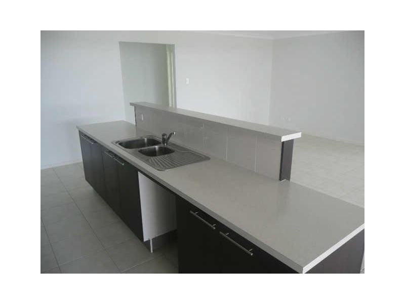 8 Presentation Boulevard, Nambour QLD 4560