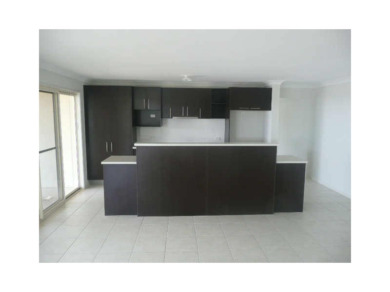 8 Presentation Boulevard, Nambour QLD 4560