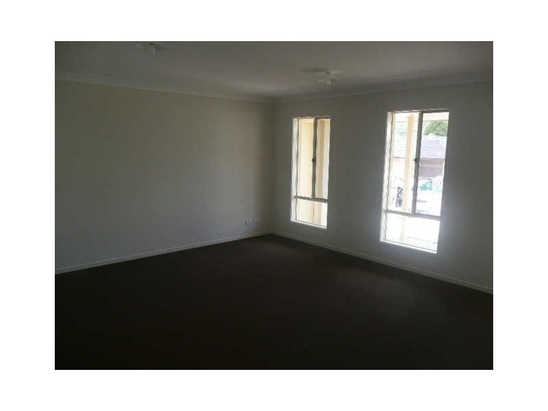 8 Presentation Boulevard, Nambour QLD 4560