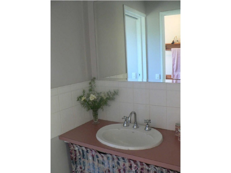 11 Orlando Cres, Kuluin QLD 4558